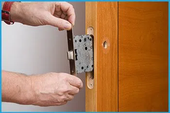 Lock Locksmith Services Newton Highlands, MA 781-519-7434 - 13-new-locks-installation